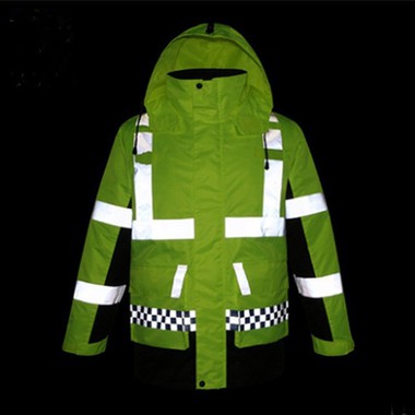 Le giacche riflettenti sono diventate sempre più popolari