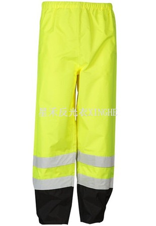 Pantaloni antipioggia