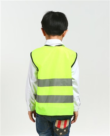 Indossare giubbotti di sicurezza luminosi ti rende sicuro di essere individuato.